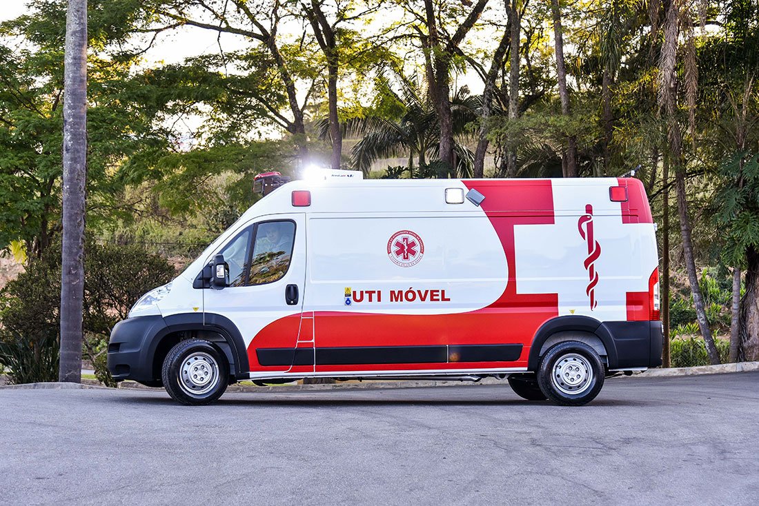 Fiat Ducato Ambulancia UTI Movel (1)